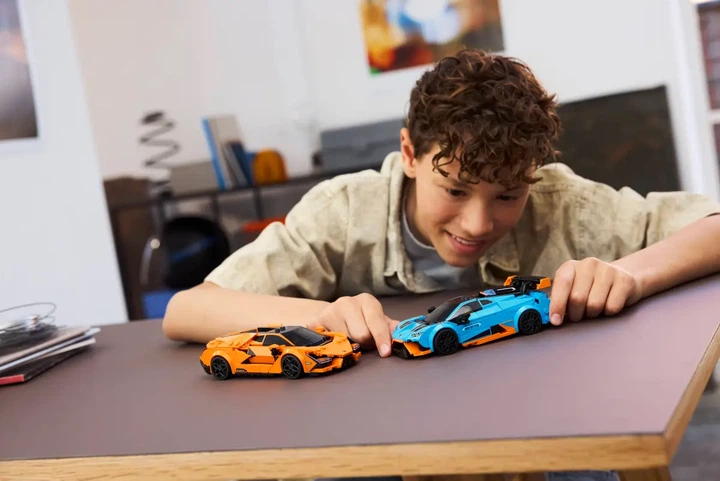 Конструктор LEGO Speed Champions Lamborghini Revuelto та Huracán