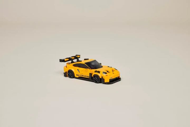 Конструктор LEGO Speed Champions Суперкар Porsche 911 GT3 RS 348 деталей (77239) - Фото 10 Конструктор LEGO Speed Champions Суперкар Porsche 911 GT3 RS 348 деталей (77239) - изображение 10