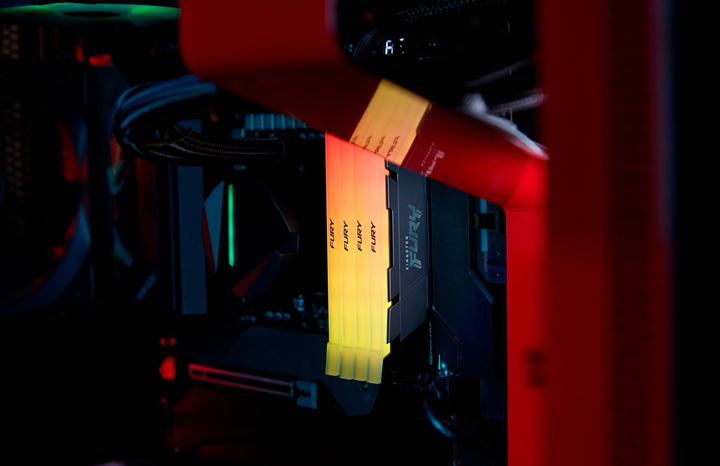 Оперативна памʼять Kingston Fury DDR4-3200 8192MB PC4-25600 Renegade RGB (KF432C16RB2A/8) - зображення 4