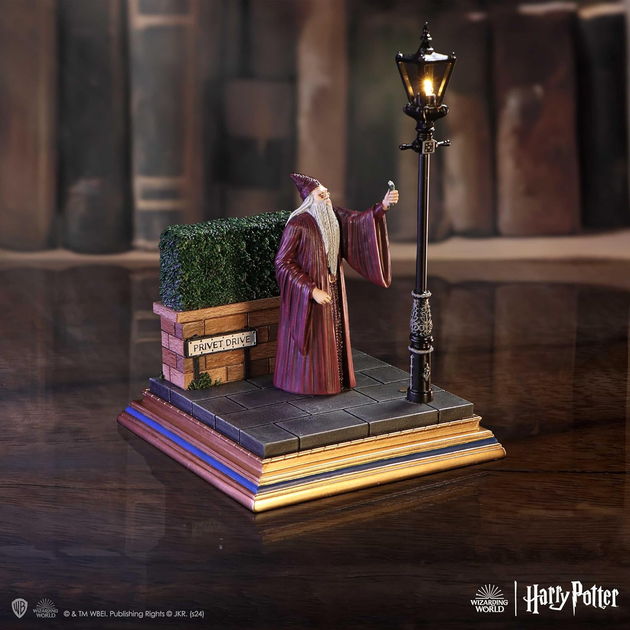 Figurka Nemesis Now Wizarding World Harry Potter Dumbledore Privet Drive Light Up (0801269153632) - obraz 9