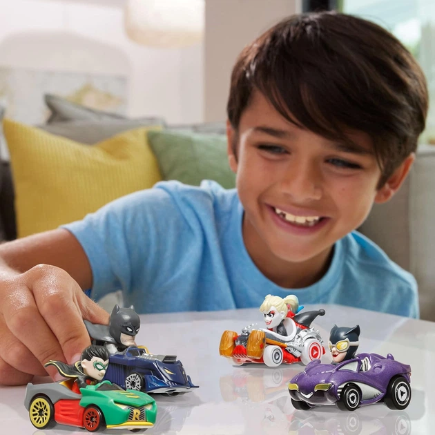 Набор из 4 машинок Хот Вилс Бэтмен Hot Wheels RacerVerse 4-Pack Batman (HKD33) - изображение 6