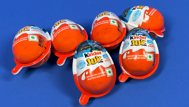 Набір Шоколадне Яйце 4шт Kinder Joy Batwheels 20g - Фото 3 Набір Шоколадне Яйце 4шт Kinder Joy Batwheels 20g - зображення 3