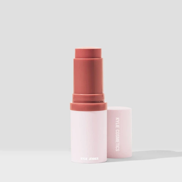 Кремовый румяна Kylie Cosmetics "Meet me there" Powder Blush Stick - Фото 7 Кремовый румяна Kylie Cosmetics "Meet me there" Powder Blush Stick - изображение 7