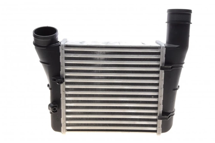 Інтеркулер NRF 30148A Audi A4, A6 8E0145805S, 8E0145805F - Фото 4 Інтеркулер NRF 30148A Audi A4, A6 8E0145805S, 8E0145805F - зображення 4