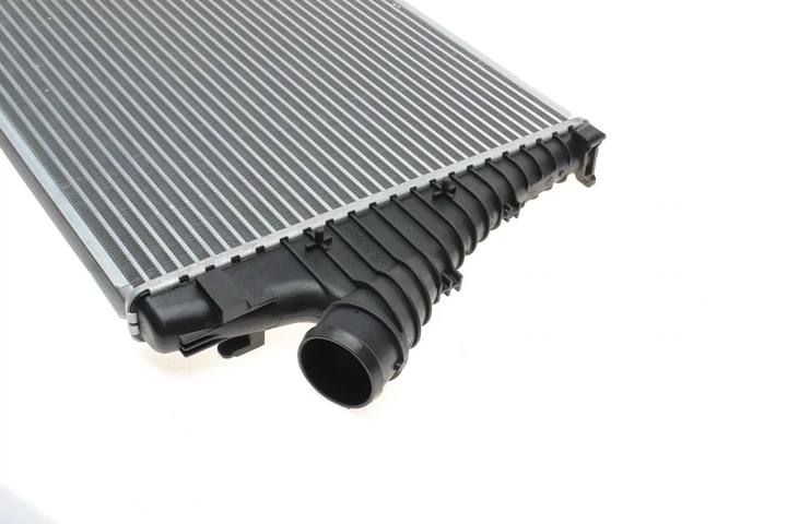 Радіатор інтеркулера Opel Vectra/Signum 2.0T/2.2DTI 02-08/Cadillac BLS 2.0T 06- 30858 NRF - Фото 2 Радіатор інтеркулера Opel Vectra/Signum 2.0T/2.2DTI 02-08/Cadillac BLS 2.0T 06- 30858 NRF - зображення 2