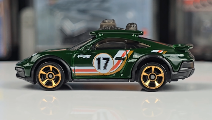 Машинка Базова Hot Wheels Porsche 911 Rallye Safari 1:64 HYW87