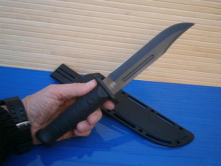 Ніж туристичний Wolf 2138А з чохлом 30 см - Тактическое снаряжение