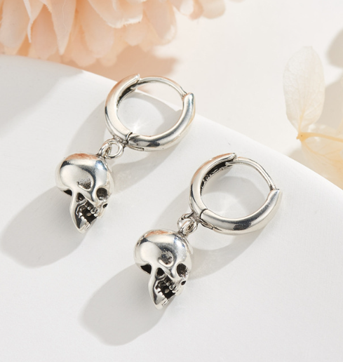 Сережки конго Fashion Jewerly у вигляді черепів 2 шт в готичному корейському стилі сріблясті (SVS) - зображення 4