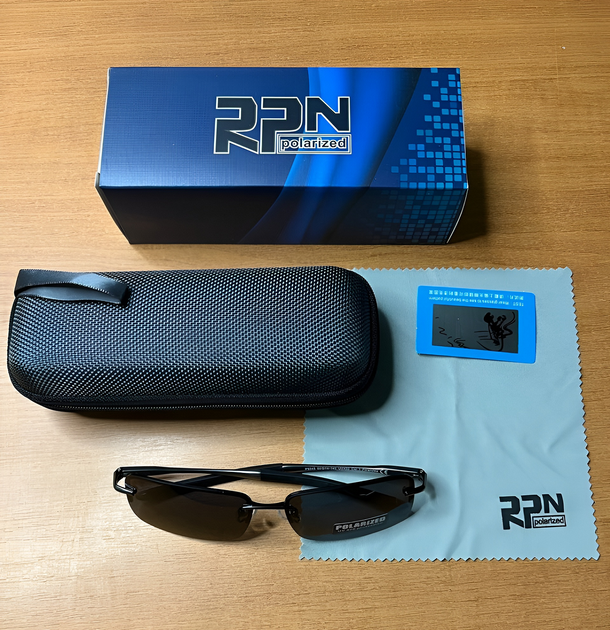 Модные мужские солнцезащитные очки 2025 polarized SMB солнечные защитные UV400 поляризационные антибликовые для рыбалки отдыха авто polaroid от солнца стильные квадратные окуляры полароид темно-серая оправа дымчатые линзы твердый чехол в комплекте - Фото 1 Модные мужские солнцезащитные очки 2025 polarized SMB солнечные защитные UV400 поляризационные антибликовые для рыбалки отдыха авто polaroid от солнца стильные квадратные окуляры полароид темно-серая оправа дымчатые линзы твердый чехол в комплекте - изображение 1