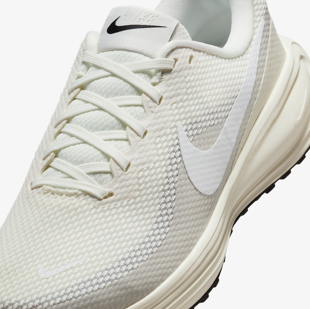 Жіночі кросівки для бігу Nike Revolution 8 HJ8485-103 41 (9.5US) 26.5 см Молочні (197862878479) - Фото 7 Жіночі кросівки для бігу Nike Revolution 8 HJ8485-103 41 (9.5US) 26.5 см Молочні (197862878479) - зображення 7