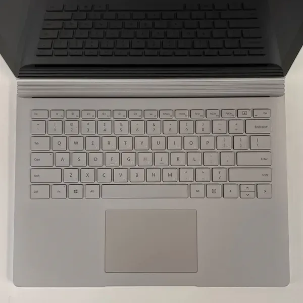 Ноутбук-трансформер Б-класс Microsoft Surface Book 2 / 13.5" (3000x2000) IPS Touch / Intel Core i7-8650U (4 (8) ядра по 1.9 - 4.2 GHz) / 8 GB DDR3 / 256 GB SSD / nVidia GeForce GTX 1050, 2 GB GDDR5, 128-bit / USB Type-C б/у - изображение 3