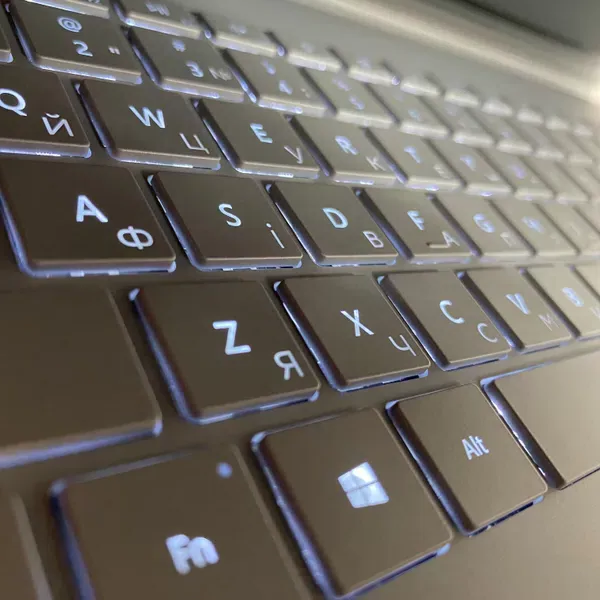 Ноутбук-трансформер Б-класс Microsoft Surface Book 2 / 15" (3240x2160) IPS Touch / Intel Core i7-8650U (4 (8) ядра по 1.9 - 4.2 GHz) / 16 GB DDR3 / 512 GB SSD / nVidia GeForce GTX 1060, 6 GB GDDR5, 192-bit / USB Type-C б/у - изображение 6