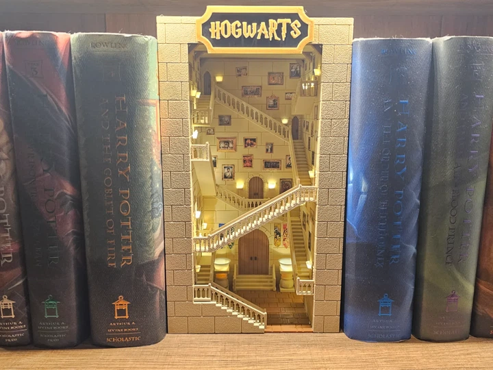 Нічник-вставка для книжкової полиці Book Nook Hogwarts 3D друк. Aivory - Фото 2 Нічник-вставка для книжкової полиці Book Nook Hogwarts 3D друк. Aivory - изображение 2