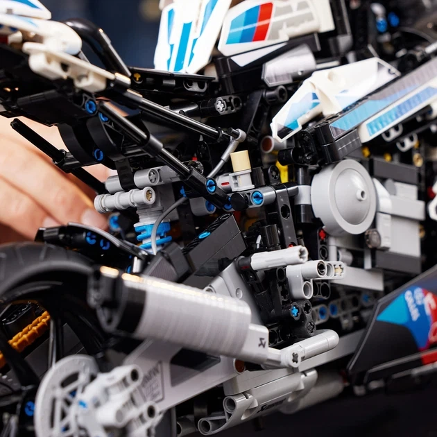 Конструктор мотоцикл Technik BMW M 1000RR (42130), 1920 деталей (2994250313981) - изображение 6