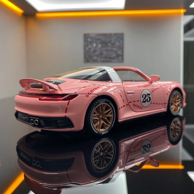 Машинка металлическая Porsche 911 Targa 4S кабриолет розовый 1:32