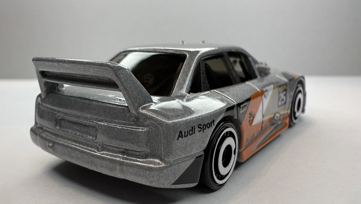 Машинка Базова Hot Wheels Audi '90 Quattro Peak Pursuit 1:64 JBB20 Silver - зображення 5