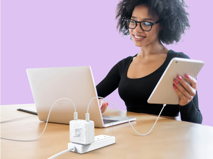 Ładowarka sieciowa AverMedia GC313 Core Go 2xUSB-C USB-A HDMI PD3.0 100 W + kabel 2 m, biała (40AAGC313AWP) - obraz 6