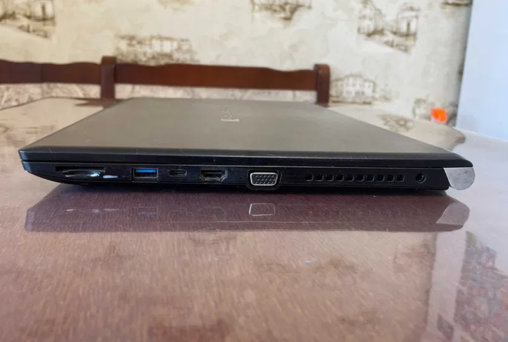 Ноутбук Б-клас Toshiba Dynabook TECRA A50-F / 15.6
