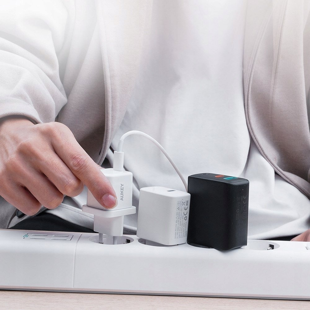 Мережевий зарядний пристрій AUKEY PA-F5 USB-C mini, PowerDelivery 20W Black (689323785742) - зображення 3