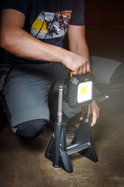 Reflektor teleskopowy NEO TOOL 99-124 3000 lm (5906692019526) - obraz 14
