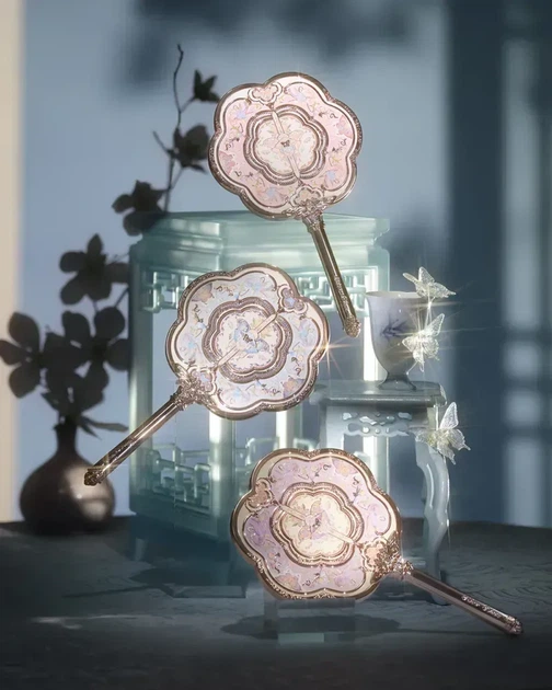 Дзеркало з ручкою від Flower Knows з колекції Butterfly Cloud Collar (Floral Cyan) - зображення 3
