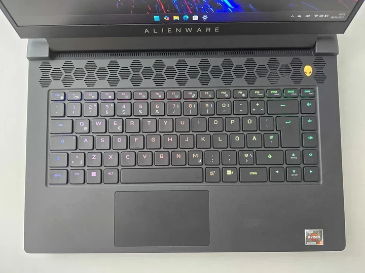 Ноутбук Dell Alienware M15 R7 (2022) R9 6900HX/RTX 3070TI/RAM 16GB/SSD 512GB/165Hz Б\В - Б/В - Фото 3 Ноутбук Dell Alienware M15 R7 (2022) R9 6900HX/RTX 3070TI/RAM 16GB/SSD 512GB/165Hz Б\В - Б/В - зображення 3