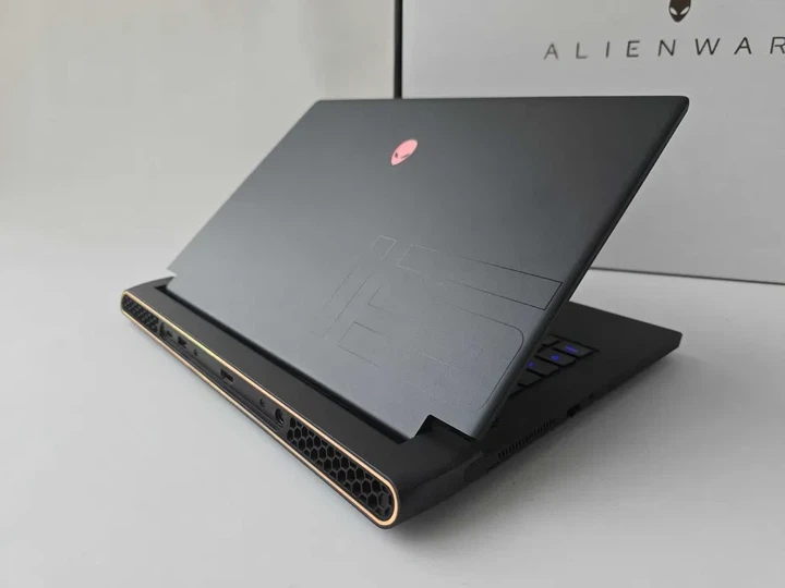 Ноутбук Dell Alienware M15 R7 (2022) R9 6900HX/RTX 3070TI/RAM 16GB/SSD 512GB/165Hz Б\В - Б/В - Фото 7 Ноутбук Dell Alienware M15 R7 (2022) R9 6900HX/RTX 3070TI/RAM 16GB/SSD 512GB/165Hz Б\В - Б/В - зображення 7