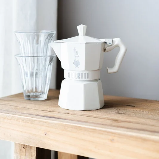 Кавоварка гейзерна для плити алюміній 3 чашки Bialetti кремовий - зображення 6