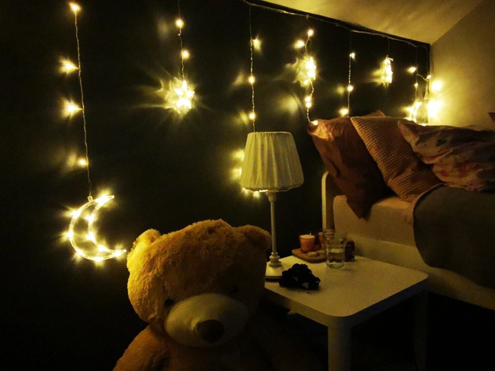 Lampki świąteczne ModernHome by Multistore księżyce i gwiazdy kurtyna 96 LED (RPBL-96L WARM WHITE) - obraz 5