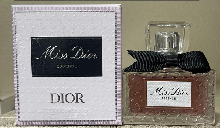Парфюмированная вода для женщин Christian Dior Miss Dior Essence