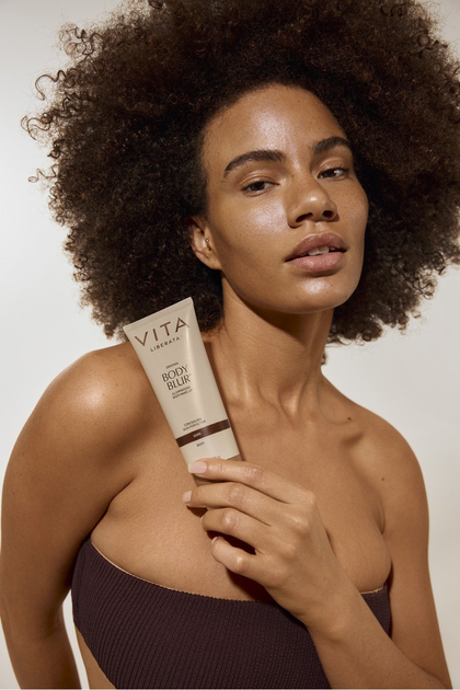 Крем-автозасмага для тіла Vita Liberata Body Blur Dark 100 мл (5060850670582) - зображення 4