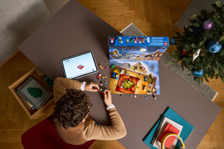 Zestaw klocków LEGO City Kalendarz adwentowy na 2025 rok 186 elementów (60475) - obraz 13