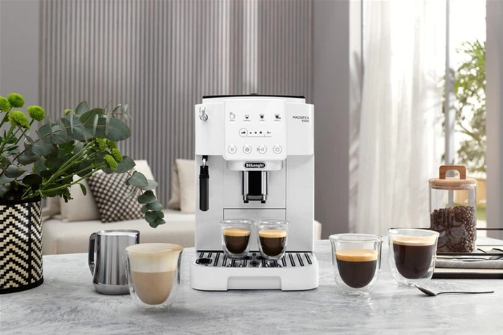 こう様　DēLonghi　DHB891ホワイト　未使用品 Кофемашина Delonghi Magnifica Start ECAM 220.21 WW – фото, отзывы