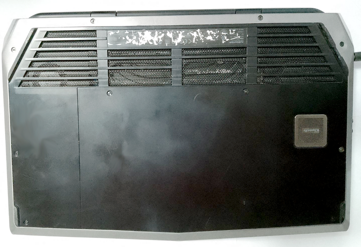 Ігровий ноутбук DELL AlienWare R3 17.3" 4K UHD (3840 x 2160) Intel i7 6700HQ, nVidia GTX 970M 3Gb, 16Gb DDR4, 256SSD + 1Tb Refurbished - изображение 10