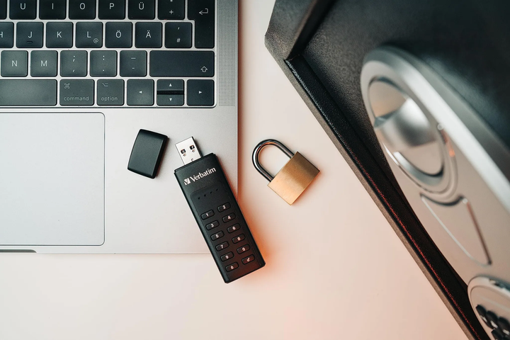 Pendrive Verbatim Keypad Secure 128GB USB 3.0 z klawiaturą (23942494294) - obraz 9