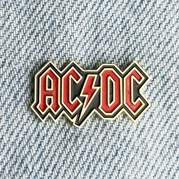 Значок пін AC DC (Logo red) – фото, відгуки, характеристики в інтернет ...