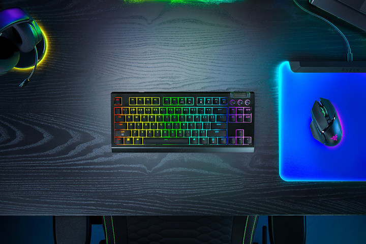Klawiatura bezprzewodowa Razer BlackWidow V4 TKL Hyperspeed RGB Wireless/Bluetooth/USB Black (RZ03-05480100-R3M1) - obraz 10