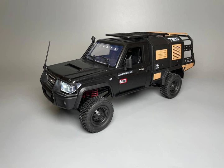 Радиоуправляемая машинка Toyota Land Cruiser 79 (MN Model MN-82S