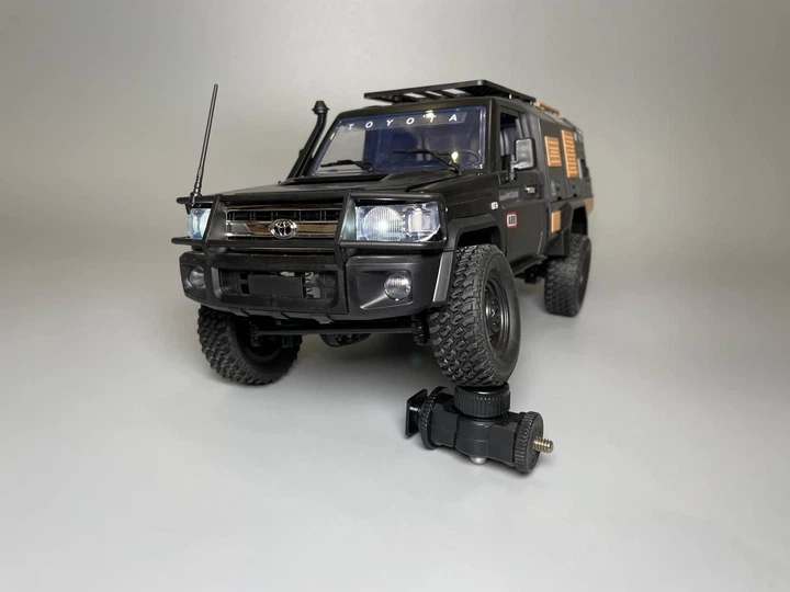 Радиоуправляемая машинка Toyota Land Cruiser 79 (MN Model MN-82S