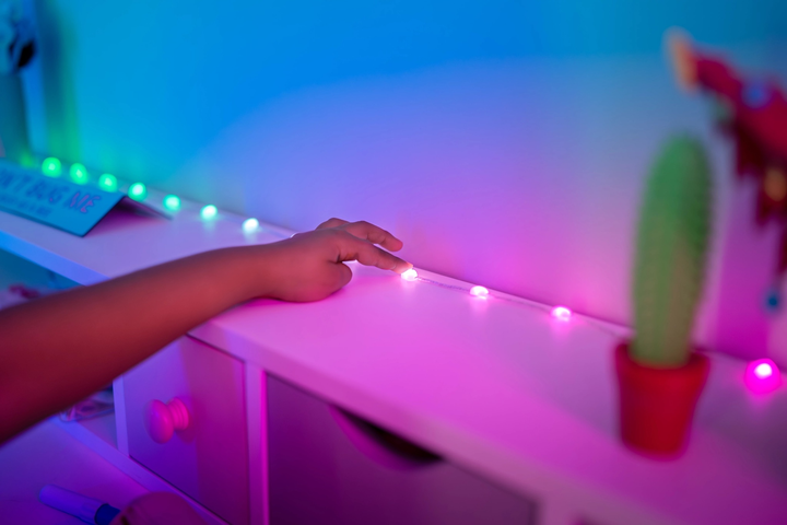 Girlanda LED Smart Twinkly Candies Heart RGB 100 IP20 6 m kabel USB-C Przezroczysty (TWKH100RGB-T) - obraz 6