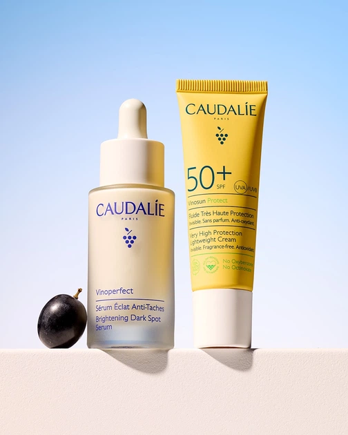 Zestaw do pielęgnacji twarzy Caudalie Serum do korekcji cery Vinoperfect 30 ml + Krem preciwsłoneczny Vinosun Light Sunscreen Spf 50+ 20 ml (3522931127337) - obraz 2