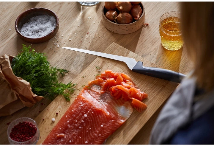 Nóz do filetowania Fiskars Hard Edge 22 cm (6424002011590) - obraz 4