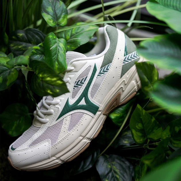 Чоловічі кросівки Mizuno Speed ​​Beige Apricot/Green 50 Зелений
