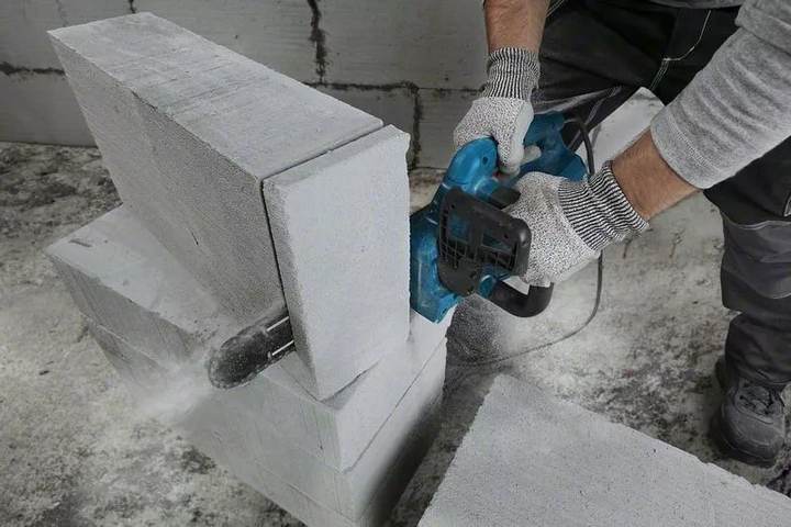 Elektryczna pilarka łańcuchowa do cięcia betonu komórkowego Bosch Professional GAC 250 (06012B6020) - obraz 3