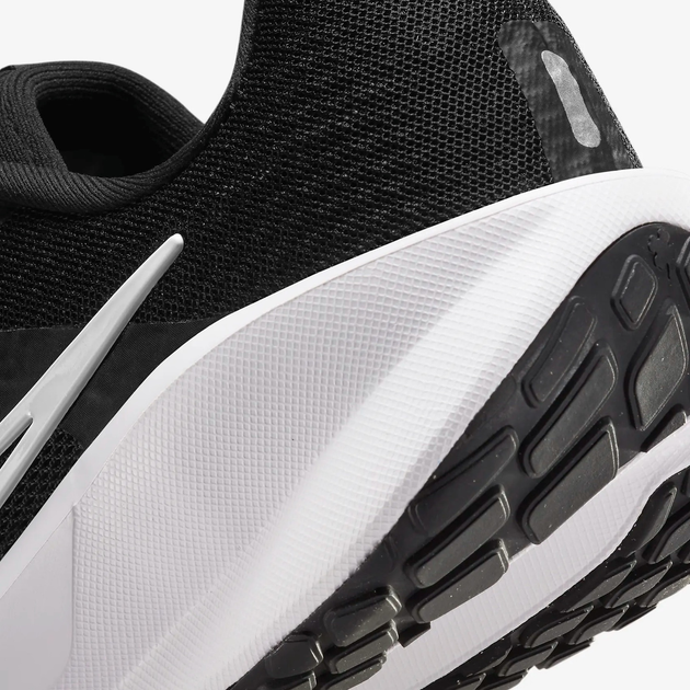 Жіночі кросівки для бігу Nike W Downshifter 13 FD6476-001 42.5 (10.5US) 27.5 см Чорні (196975440009) - зображення 8