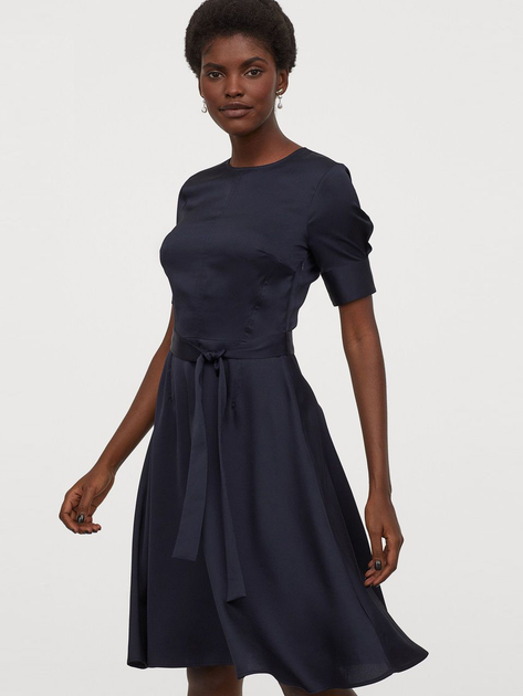 Сукня міді осіння жіноча H&M 0859399-1 34 Темно-синя від Rozetka на платформі USKIDKA Акція на Сукня міді осіння жіноча H&M 0859399-1 34 Темно-синя від Rozetka