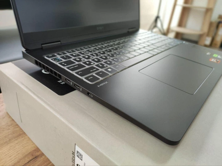 Ноутбук HP OMEN MAX 16 RTX 5080/AMD Ryzen AI 9 HX 375/32GB/1TB WIn.11 - Фото 5 Ноутбук HP OMEN MAX 16 RTX 5080/AMD Ryzen AI 9 HX 375/32GB/1TB WIn.11 - изображение 5