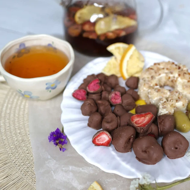 Фрукти в Шоколаді. Полуниця сублімована в молочному шоколаді Vitberry, 50г - Фото 3 Фрукти в Шоколаді. Полуниця сублімована в молочному шоколаді Vitberry, 50г - зображення 3