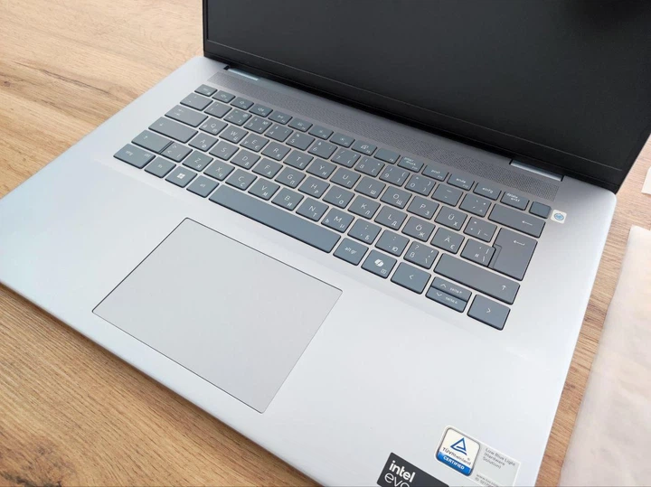 Ноутбук Dell Inspiron 16 Plus 7640 QHD RTX 4060/Ultra 7 155H/32GB