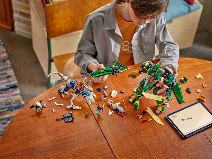 Klocki konstrukcyjne LEGO Ninjago Odrzutowy mech Lloyda 1112 elementow (71845) (955555911856571) - Outlet - obraz 10